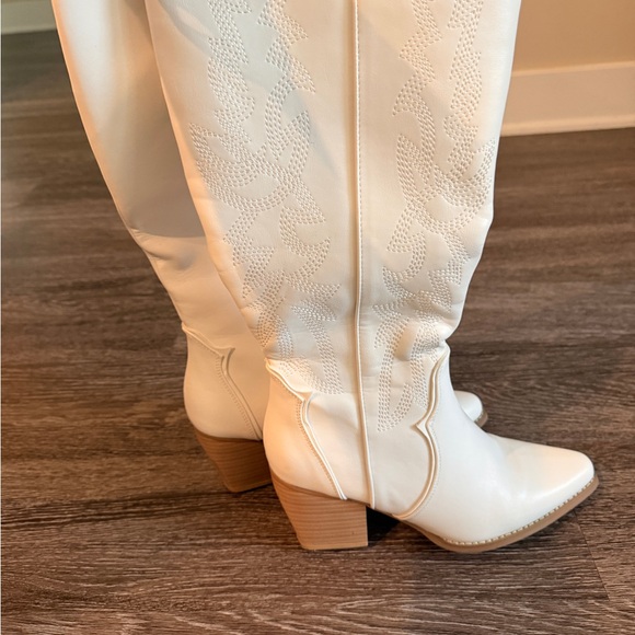 Amazon Shoes - Women's White Western Boots